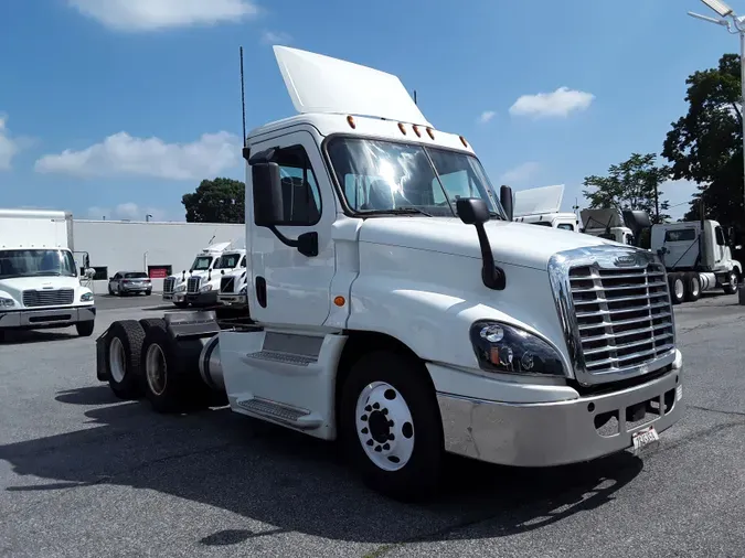 2016 FREIGHTLINER/MERCEDES CASCADIA 125