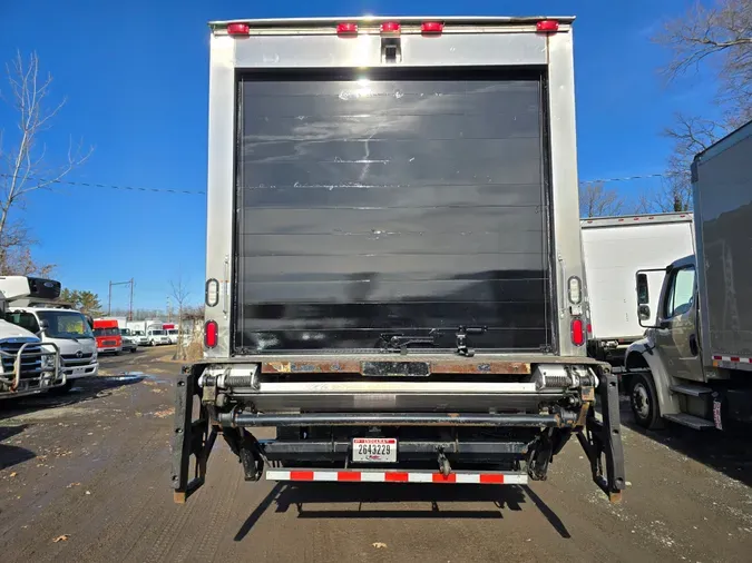 2016 FREIGHTLINER/MERCEDES M2 106