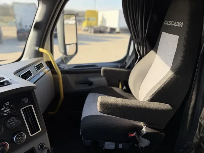 2021 Freightliner Cascadiacc0b3f318200d9f75e42b6741c38f478