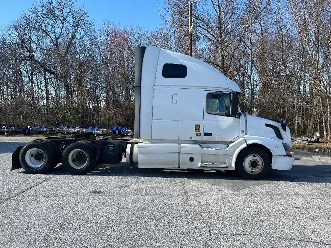 2016 Volvo VNL64670