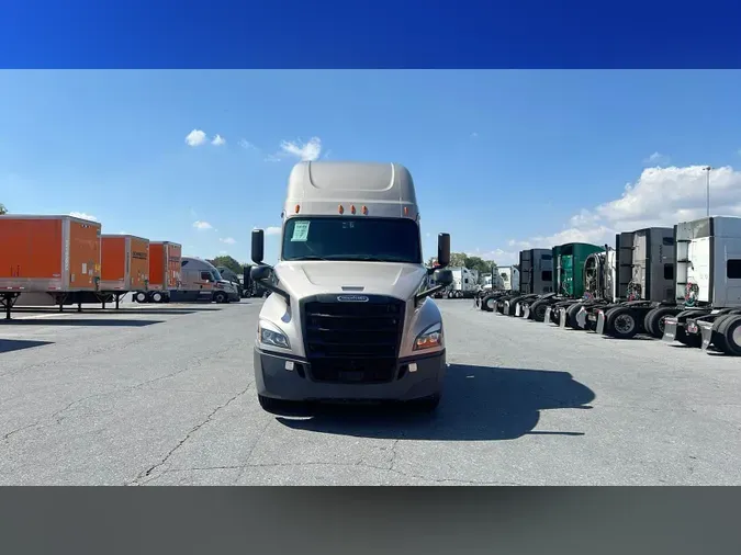 2020 Freightliner Cascadia 126