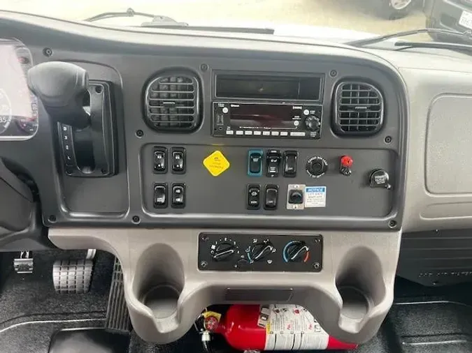 2024 Freightliner Business Class M2 106