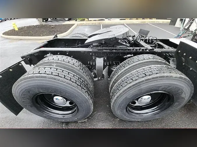 2020 FREIGHTLINER CA126