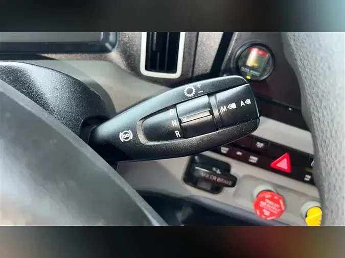 2019 FREIGHTLINER CA126