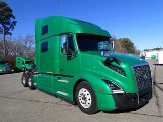 2021 VOLVO VNL64T860