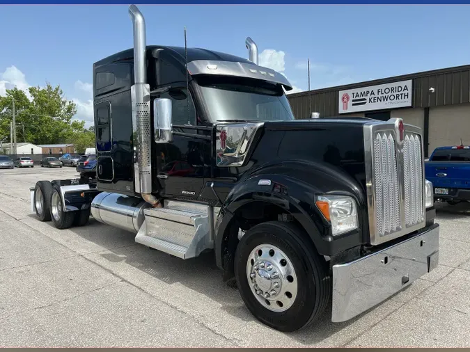 2020 Kenworth W990