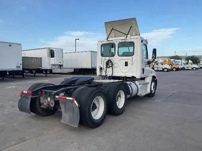 2017 FREIGHTLINER X12564ST
