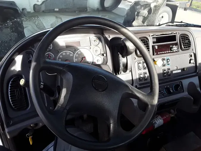 2020 FREIGHTLINER/MERCEDES M2 106