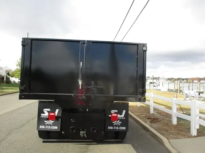 2017 INTERNATIONAL 4300