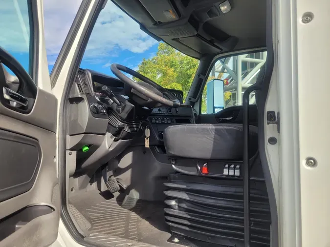 2022 International LT625