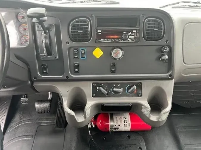 2018 Freightliner Business Class M2 106