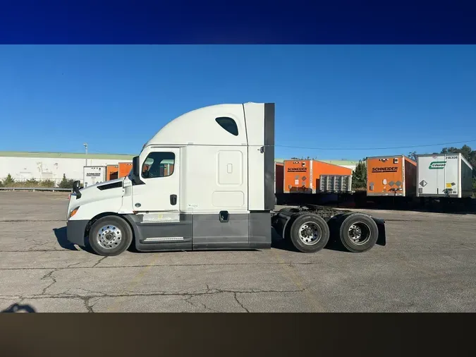 2022 Freightliner Cascadia 126