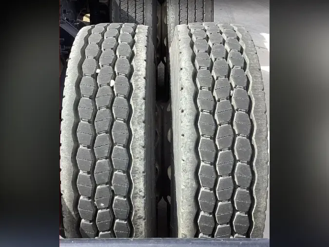 2025 VOLVO VNL64T860cc310297d00c4a4afab3dc71341ff416