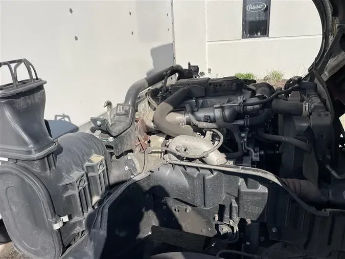 2019 HINO 195