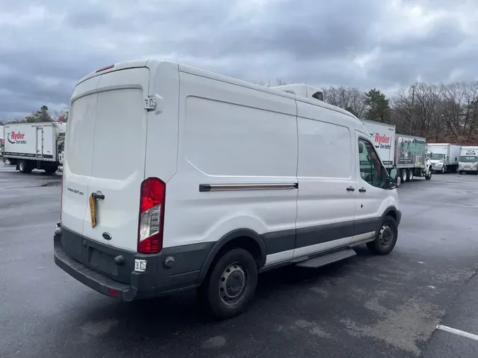 2017 FORD MOTOR COMPANY TRANSIT 250 MED ROOF