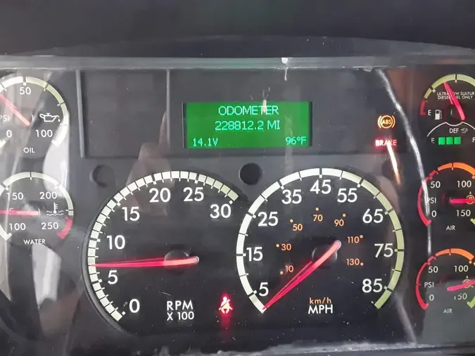 2018 FREIGHTLINER/MERCEDES M2 106