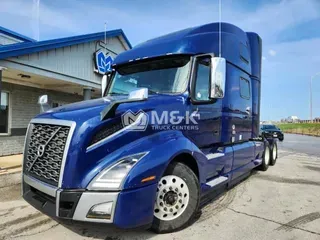 2023 VOLVO VNL64T860