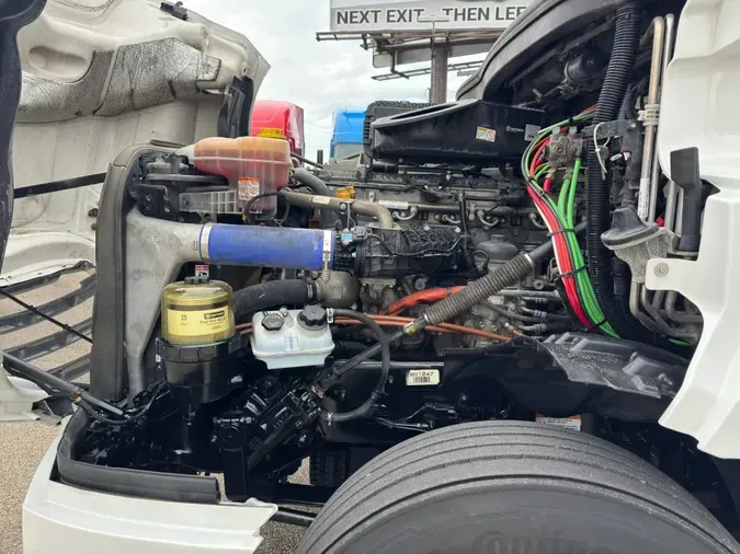 2022 FREIGHTLINER Cascadia 126cc371d8bea51dc757bf8bb97707984e8