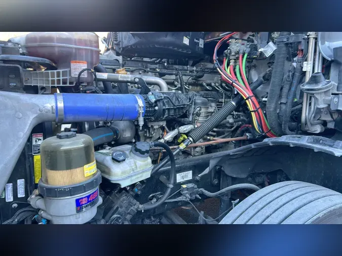 2023 Freightliner Cascadia 126