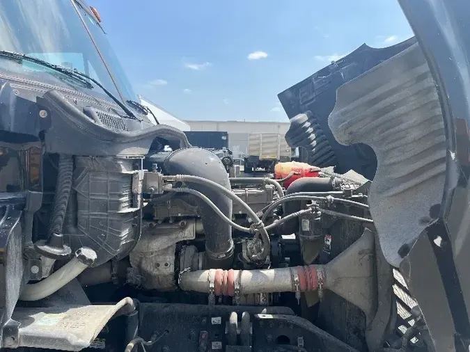 2015 FREIGHTLINER X12564ST