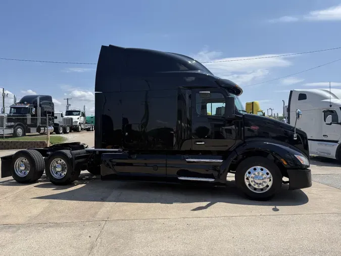 2022 Peterbilt 579cc3f17c69666f851aea864313188d0b8