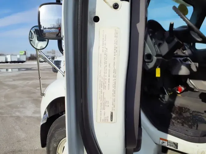 2015 FREIGHTLINER/MERCEDES M2 106