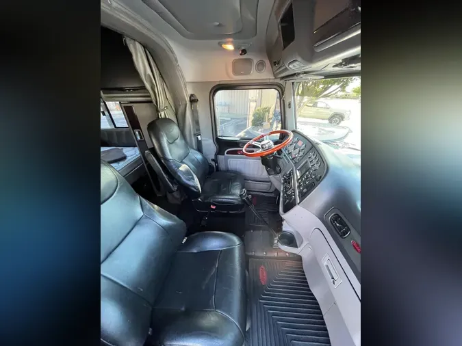 2020 Peterbilt 389