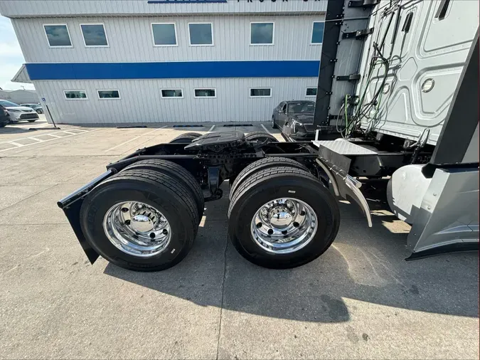 2023 Freightliner Cascadia 126