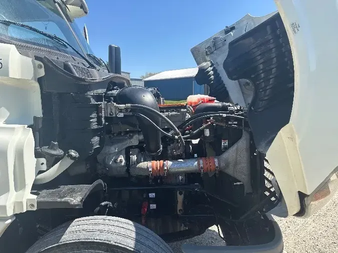 2016 FREIGHTLINER X12564ST