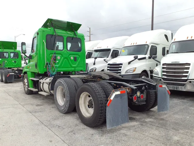 2016 FREIGHTLINER/MERCEDES CASCADIA 125