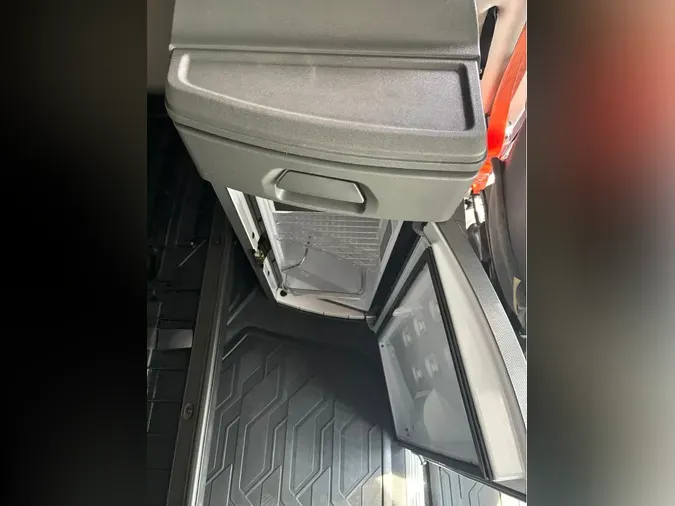 2019 VOLVO VNL64T760