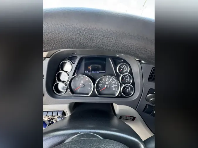 2022 Peterbilt 579