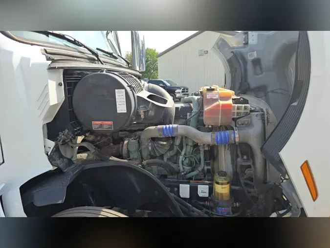 2020 Volvo VNL300cc4c024885010590c7811f0d69ff147e