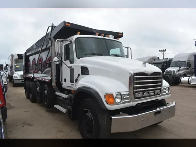 2005 MACK GRANITE CV713