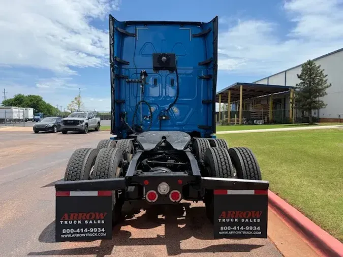 2021 FREIGHTLINER CASCADEVO1