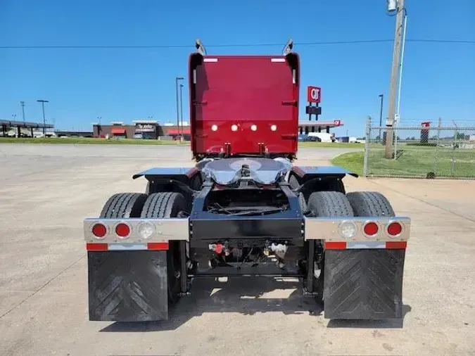2022 Peterbilt 389