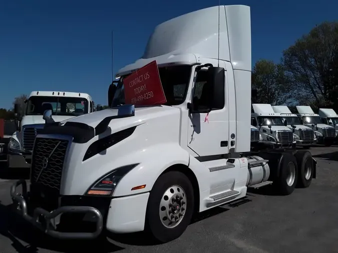 2019 VOLVO VNL64T-300