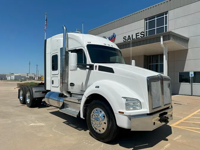 2020 KENWORTH T880