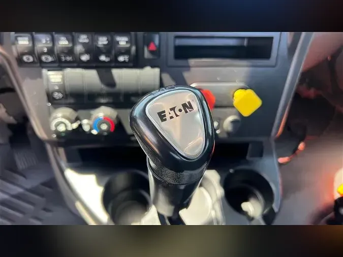 2018 INTERNATIONAL RH613