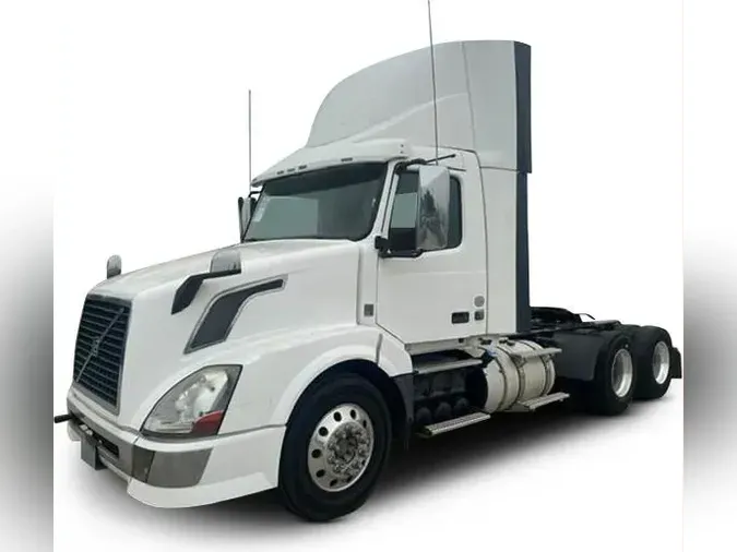 2015 Volvo VNL64T300cc5a4b662663536d7637ec7350899d0e