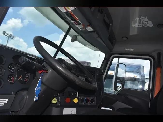 2017 MACK PINNACLE CXU612