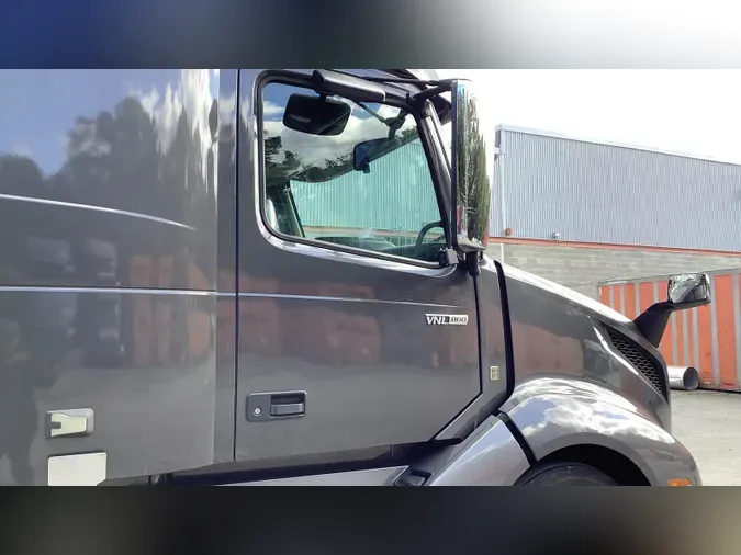 2022 Volvo VNL860