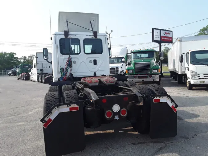 2015 FREIGHTLINER/MERCEDES CASCADIA 125