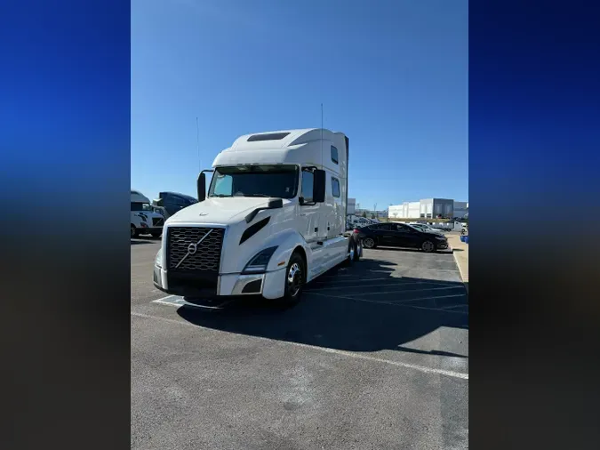 2023 VOLVO VNL64T860