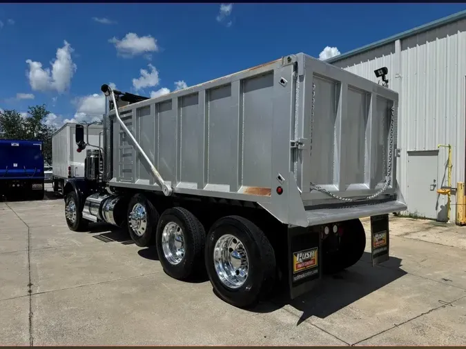 2024 Peterbilt 389