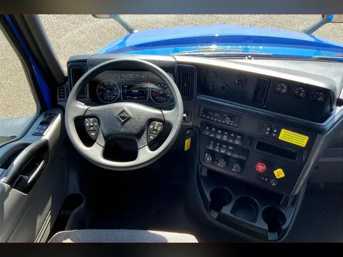 2022 INT LT625 6x4