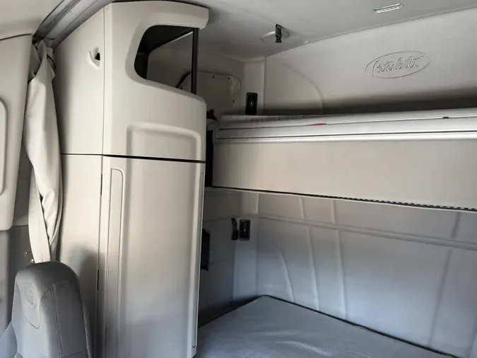 2022 Peterbilt 579