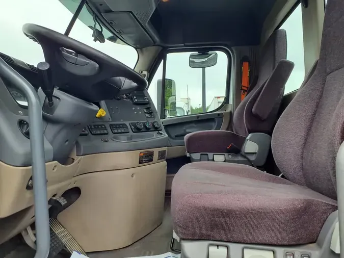 2019 FREIGHTLINER CASCADIA 125