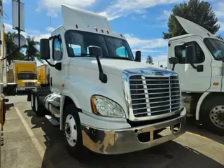 2018 FREIGHTLINER/MERCEDES CASCADIA 125