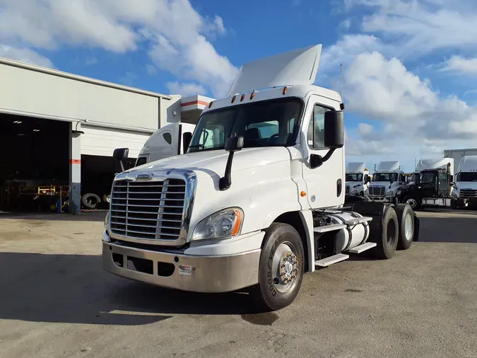 2016 FREIGHTLINER/MERCEDES CASCADIA 125cc72b97e6c29266e22237d8cb900a3b0